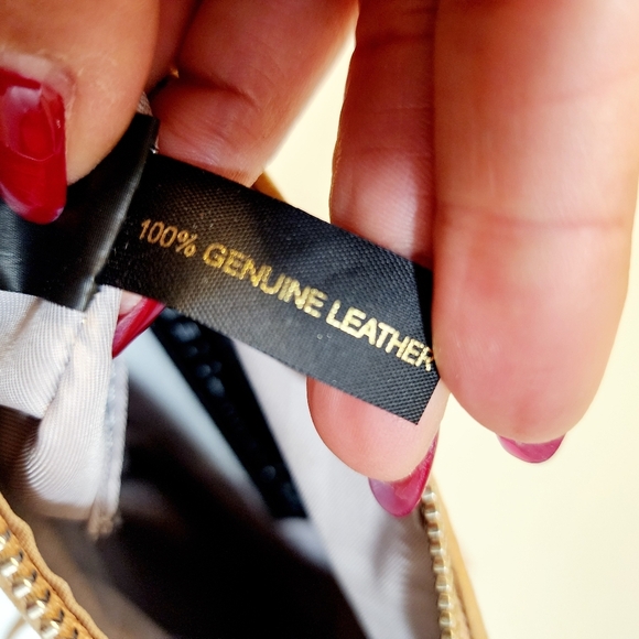 REBBECA MINKOFF Tan Crossbody Leather Bag with Chain Strap and Structured Design - Picture 10 of 16